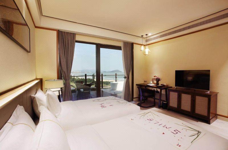 Wyndham Shenzhou Peninsula Hotel Wanning Exterior photo
